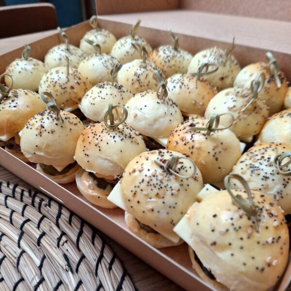Mini burgers - 16 à 54 pièces – Image 2