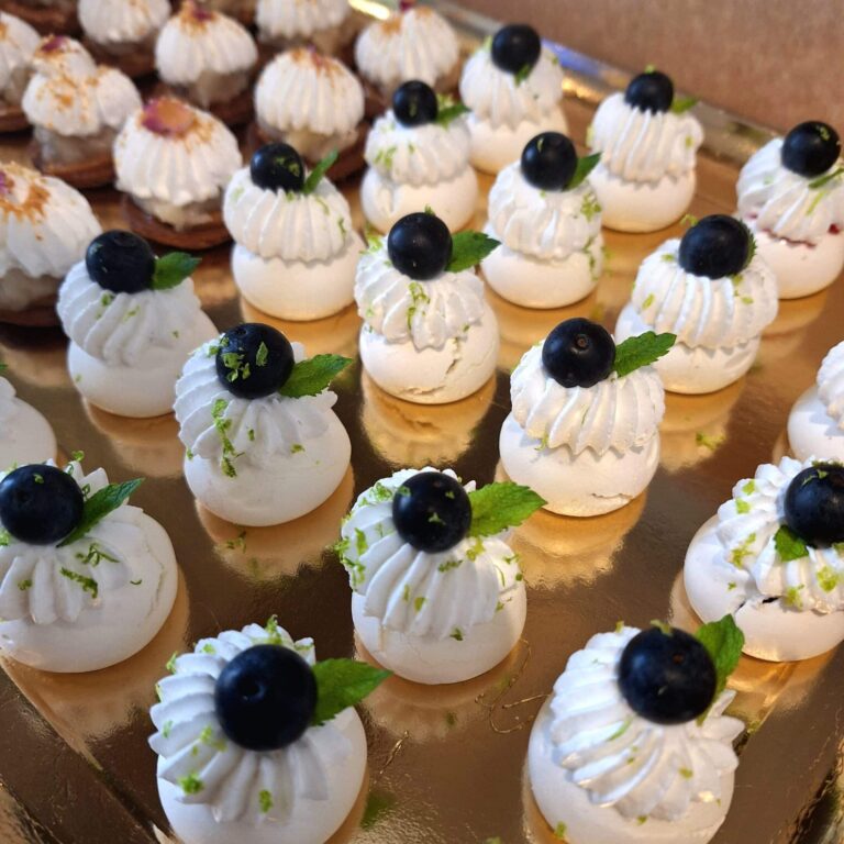 Mini pavlovas